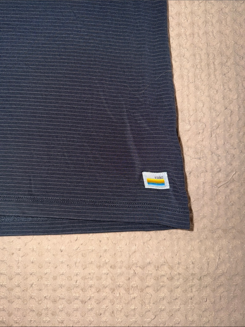 Vuori Linear Tech Henley - Picture 3 of 3